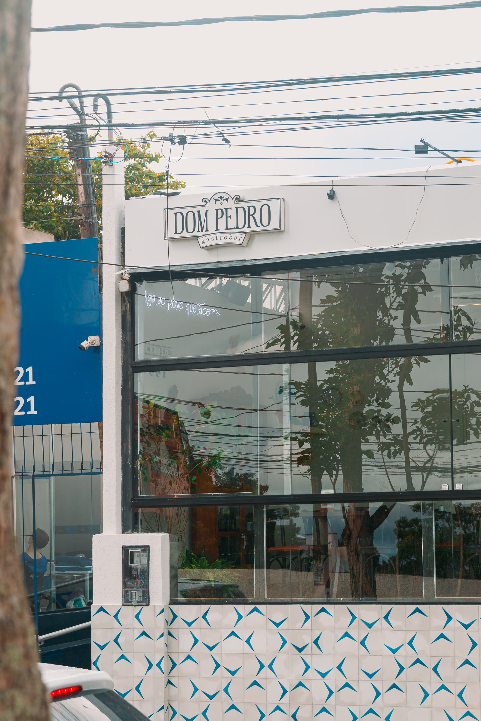 A fachada do Dom Pedro na Galeria Rui Barbosa, em Heliópolis.